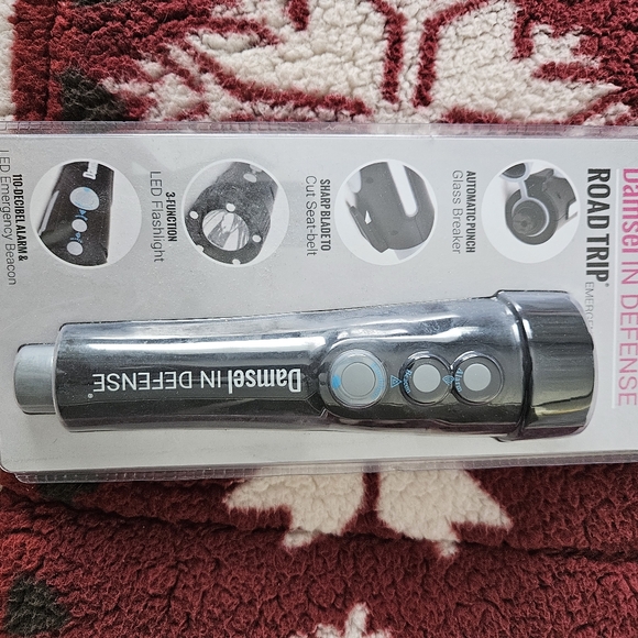 Damsel In Distress, lot of 4 - NEW - Picture 2 of 4